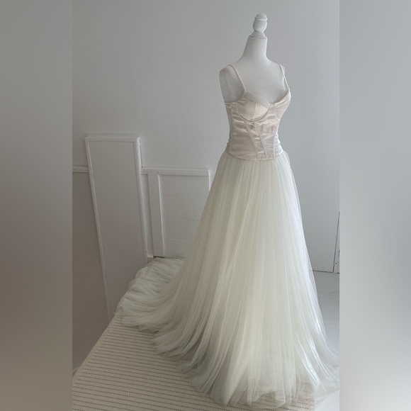 Pronovias Bridal Skirt NEW Soft Tulle with Court Train - Picture 15 of 15